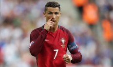 九游体育直播-奥恰洛夫一锤定音，日本队横扫波兰，展现亚洲乒乓新格局