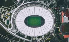 九游中国-赛道与球场，速度与战术的双重奏