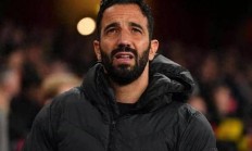 九游官网-英超大佬主帅再现新争议，球迷热议情绪点火的简单介绍