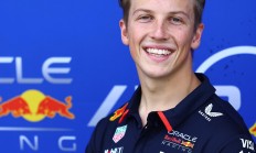 九游娱乐官方-包含阿斯顿马丁逆转红牛车队，佩雷兹关键制胜的词条