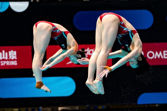 跳水比赛：中国队夺取多枚金牌