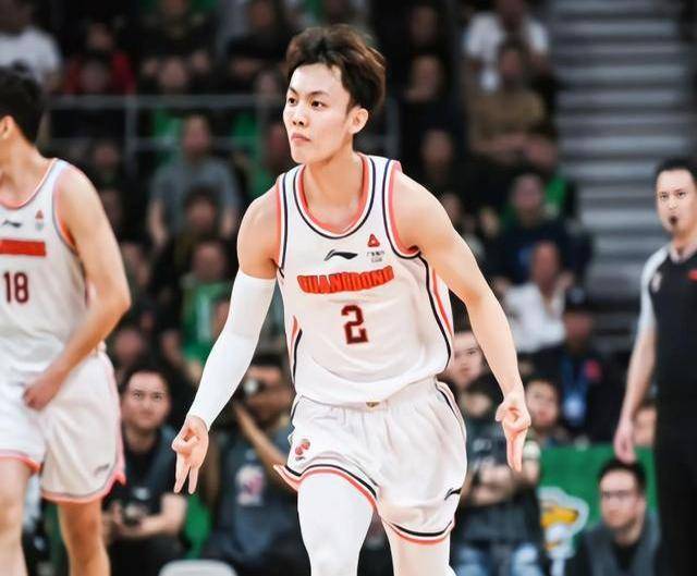 关于广东队抢眼表现,遭遇吉林队挑战的信息 关于广东队抢眼表现,遭遇吉林队挑战的信息