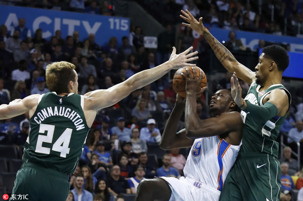 雄鹿横扫深圳队，乔治带队取胜