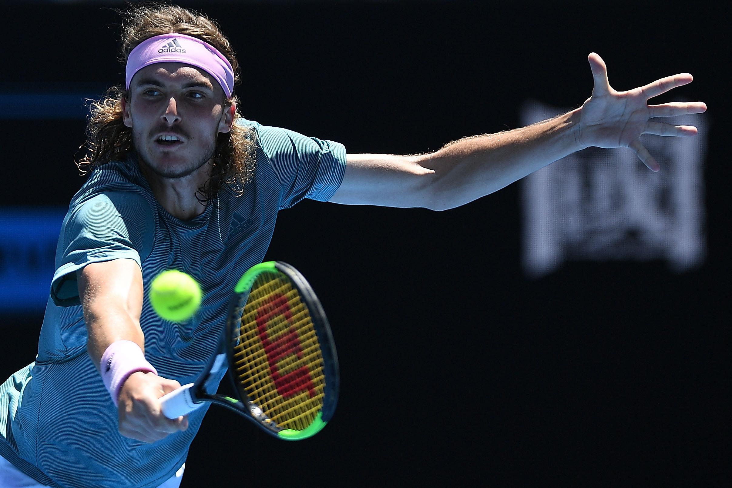 温网轻取年终总决赛，西西帕斯刷新纪录的简单介绍