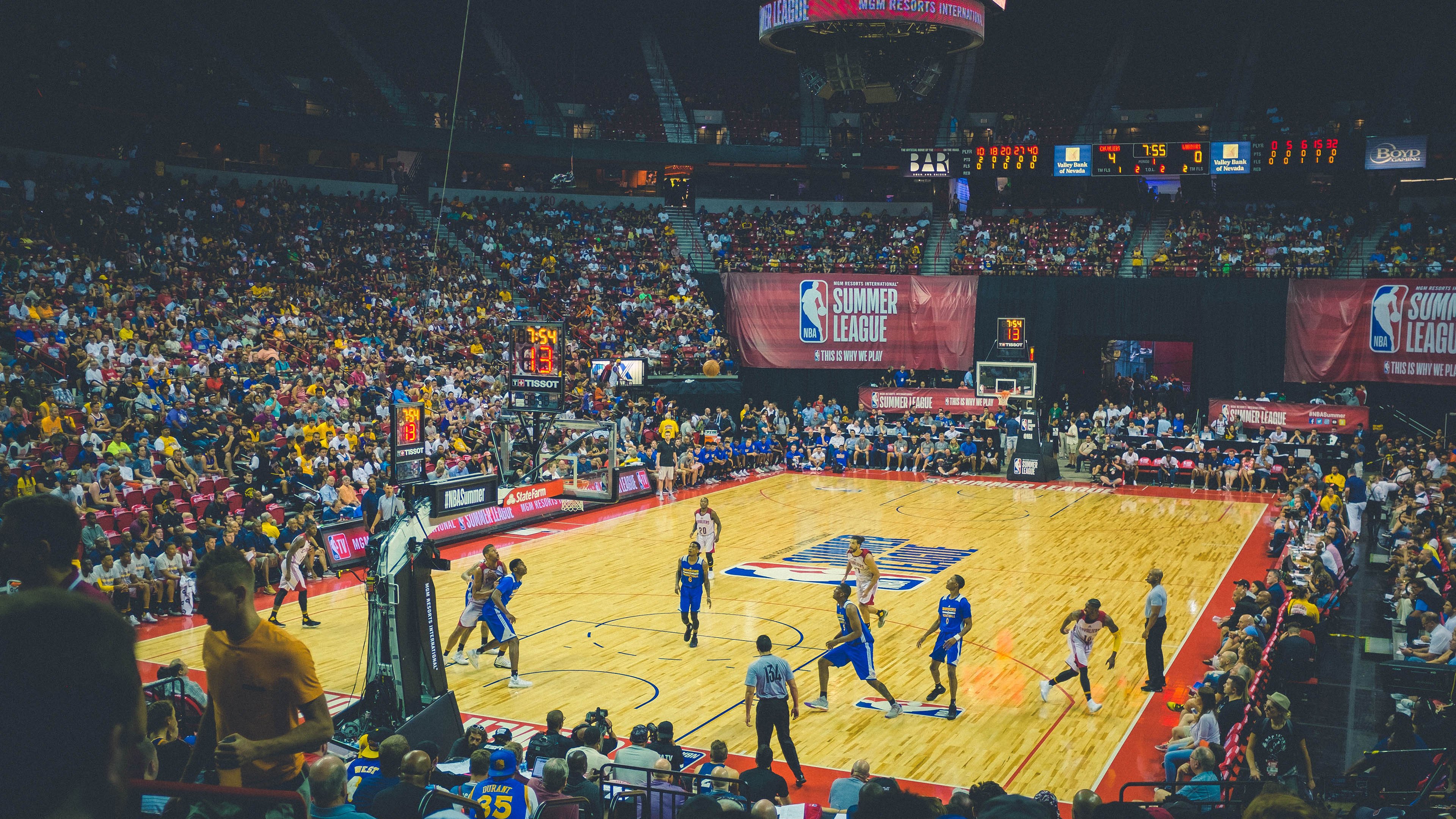 当东方雄鹰遭遇西方利刃，从北京队的困境到欧文的德比传奇