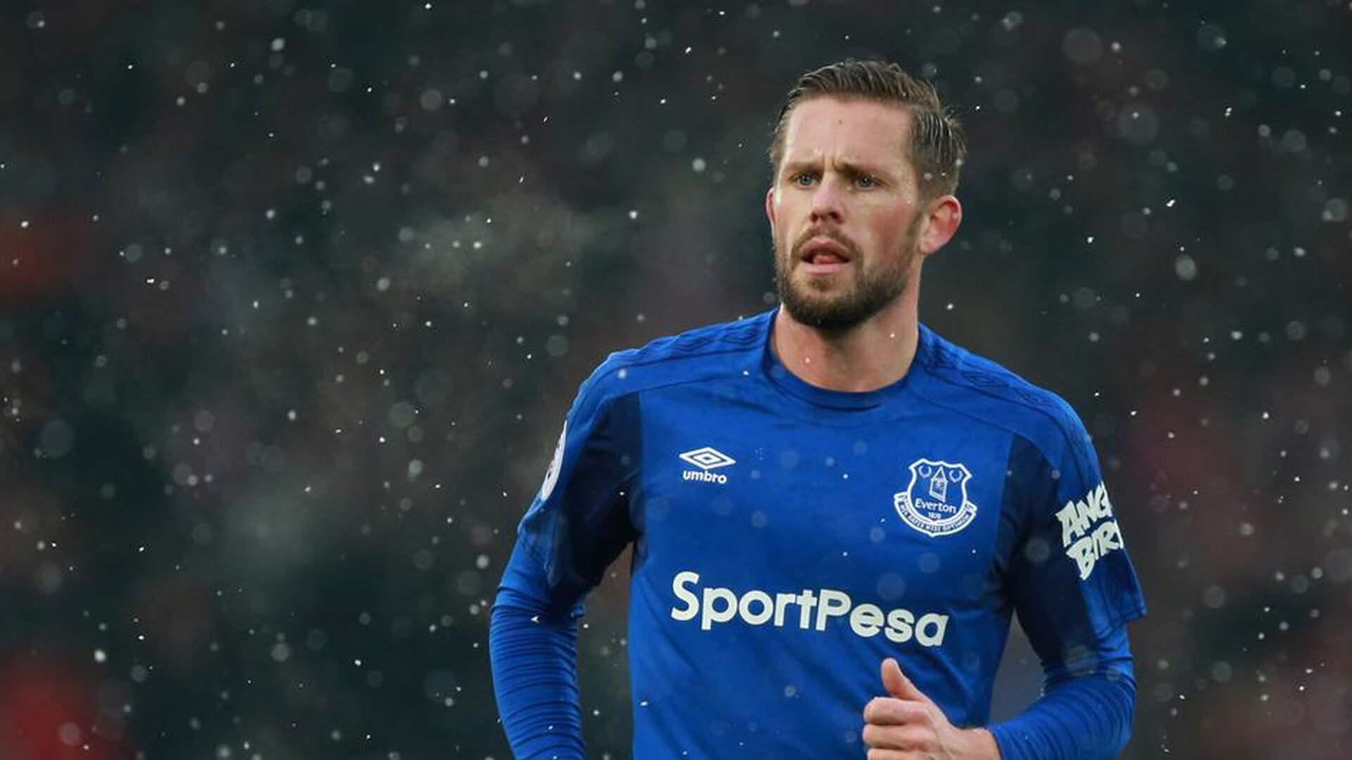 广厦队对阵掘金，布克关键战不手软，一记三分定乾坤